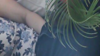 Puikus blowjob baigėsi cum burnoje