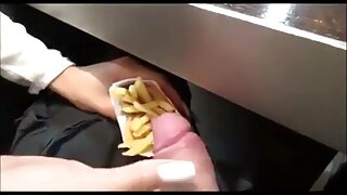 Blowjob ir kamuoliukų laižymas nuo kalės