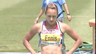 Didelė moteris smagiai leidžia laiką